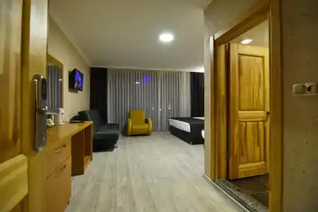 Sandal Otel - 111