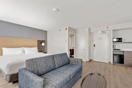 Holiday Inn & Suites Kanata, an IHG - 79