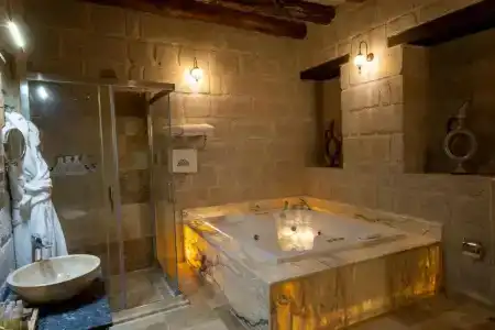 Underground Cave Suites - 128
