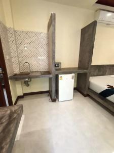 Lanta Pearl Beach Resort - 52