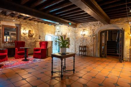Best Western Plus Le Donjon - Cœur de La Cité Médiévale - 1