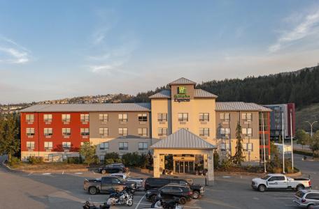 Rodeway Inn & Suites - 24
