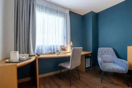 Travelodge Alicante Puerto - 72