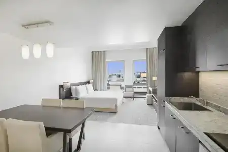 Hyatt Place Dubai Jumeirah Residences - 6