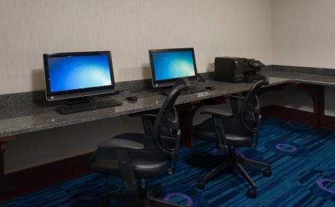 Hilton Garden Inn - 10