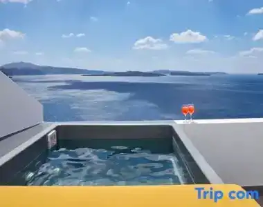 Allure Breeze Suites - 102