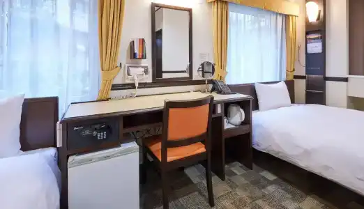 Toyoko Inn-eki Nishiguchi Hiroba - 30