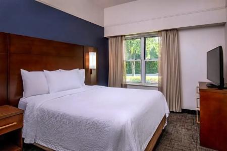 Residence Inn by Marriott Airport - 95