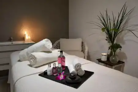 Island Luxurious Suites and Spa- By Saidas - 17