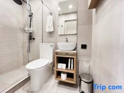Motives Inn - 155