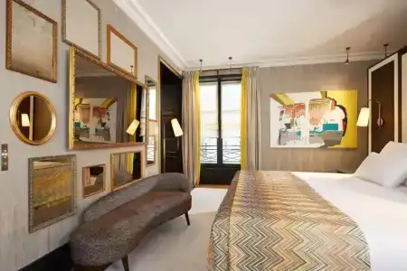 Le Pavillon de la Reine & Spa - Small Luxurys of the World - 155