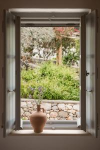 Four Seasons Hydra Luxury Suites - 27