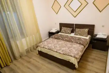Gold - 18