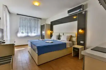 Villa Dvor Kornic - 4