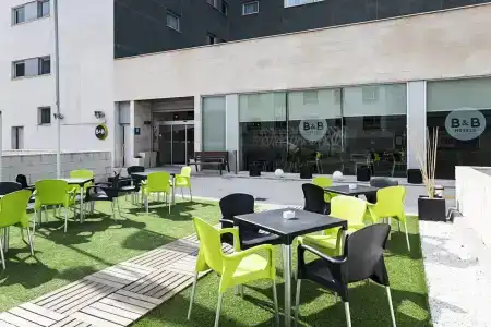 Crowne Plaza Madrid Airport - 12