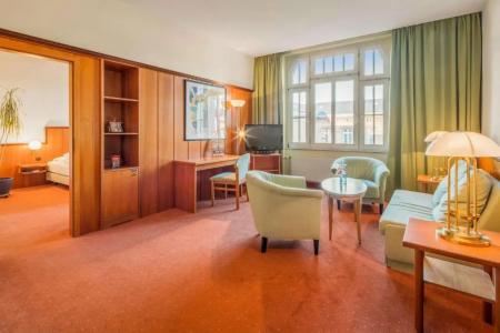 Best Western Plus Excelsior - 72