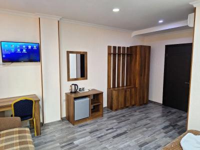 Booking name - 64