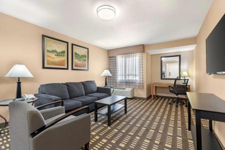 Quality Inn & Suites - 71