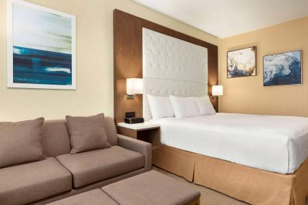 Wyndham Anaheim - 1