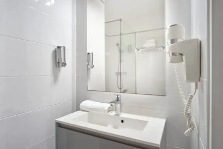 Logis Beaujoire Hôtel - 32
