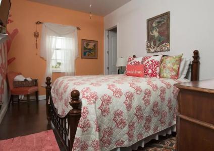 Inn on the Avenue - 82