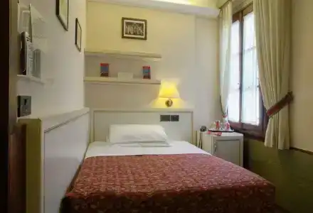 Casci - 1