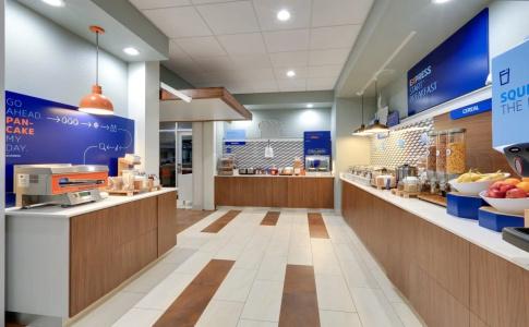 Holiday Inn Express & Suites - Dallas Nw Hwy - Love Field, An Ihg - 10