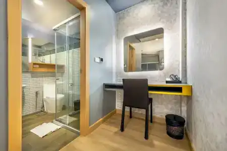 Qiu Sukhumvit - 16