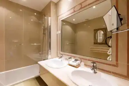 Best Western Premier Grand Monarque & Spa - 57