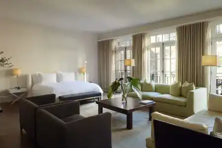 The Mercer - 32
