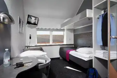 Cabinn Express - 24