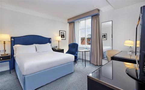 The Waldorf Hilton - 53
