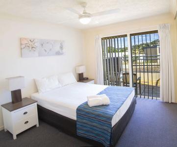 Golden Riviera Absolute Beachfront - 77