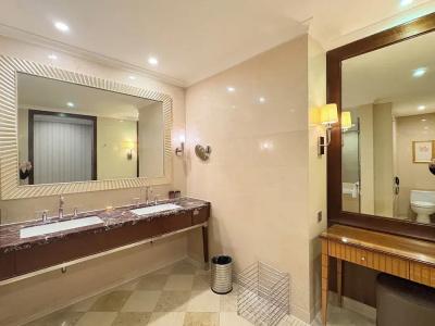 Wuhan Jin Jiang International - 91
