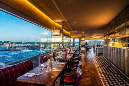The Varsity & Spa - 18
