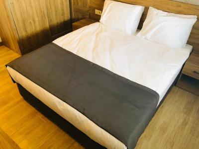Golden World Suite - 5