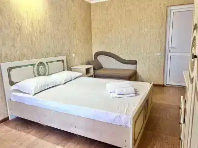 Солнечный - 52
