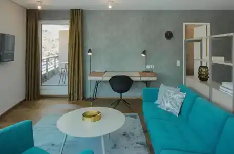 DD Suites Serviced - 70