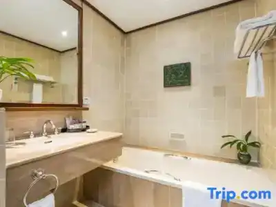 Chatrium Royal Lake Yangon - 292