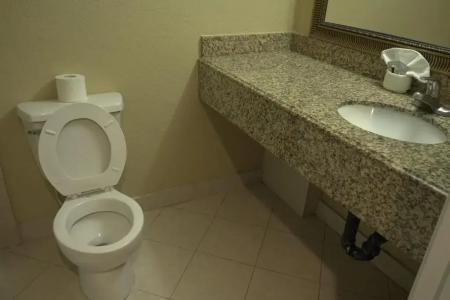 Lax Stadium Inn - 21