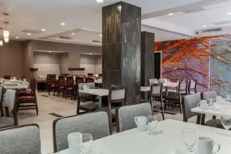 DoubleTree by Hilton Atlanta Airport - 25