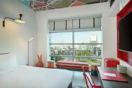 Hampton by Hilton Dubai Al Seef - 16