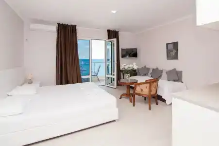 Open Sea Luxury - 111