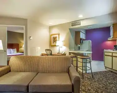 Quality Suites Atlanta Buckhead Village North - 37
