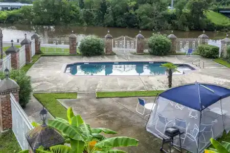 6 On The Bayou - 14