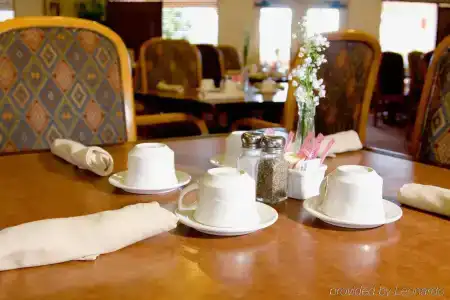 Best Western Plus Thunderbird Suites - 46