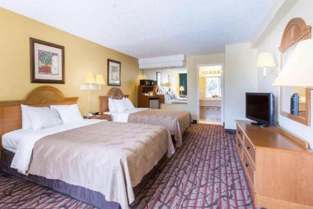 Rodeway Inn Central Beach - 62
