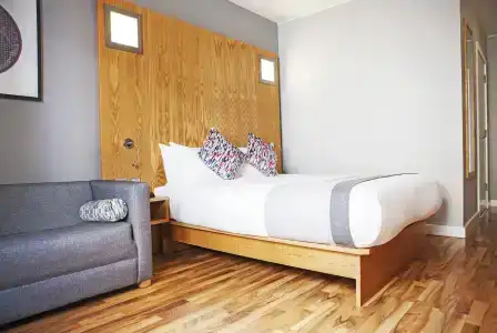 Ramada by Wyndham Belfast - 6