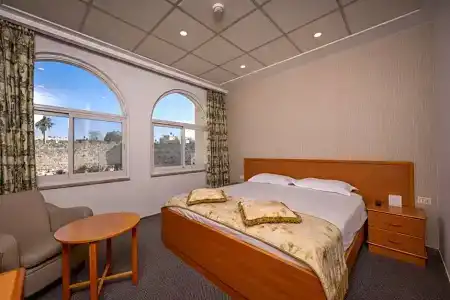 Golden Walls - 29