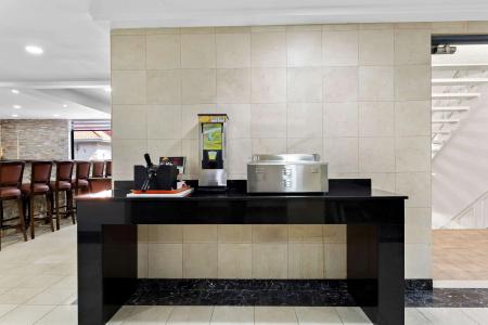 Howard Johnson Plaza by Wyndham - 23